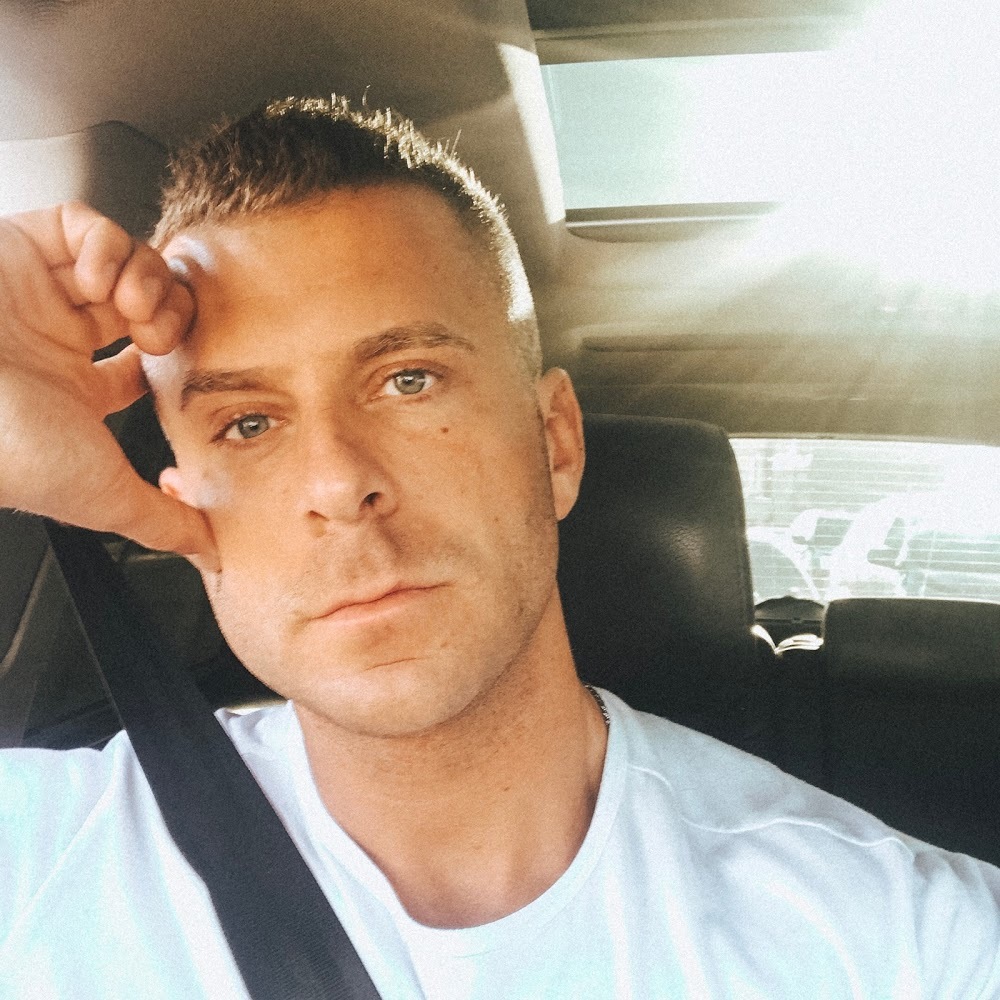 Meet your Posher, Ethan